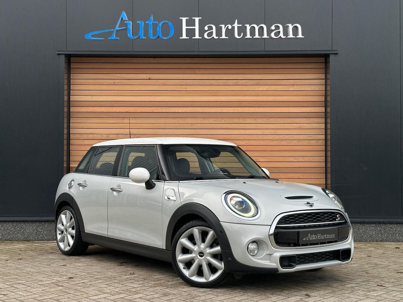 MINI Cooper S - 2.0 LEDER|CARPLAY|CRUISECONTROL - AutoWereld.nl