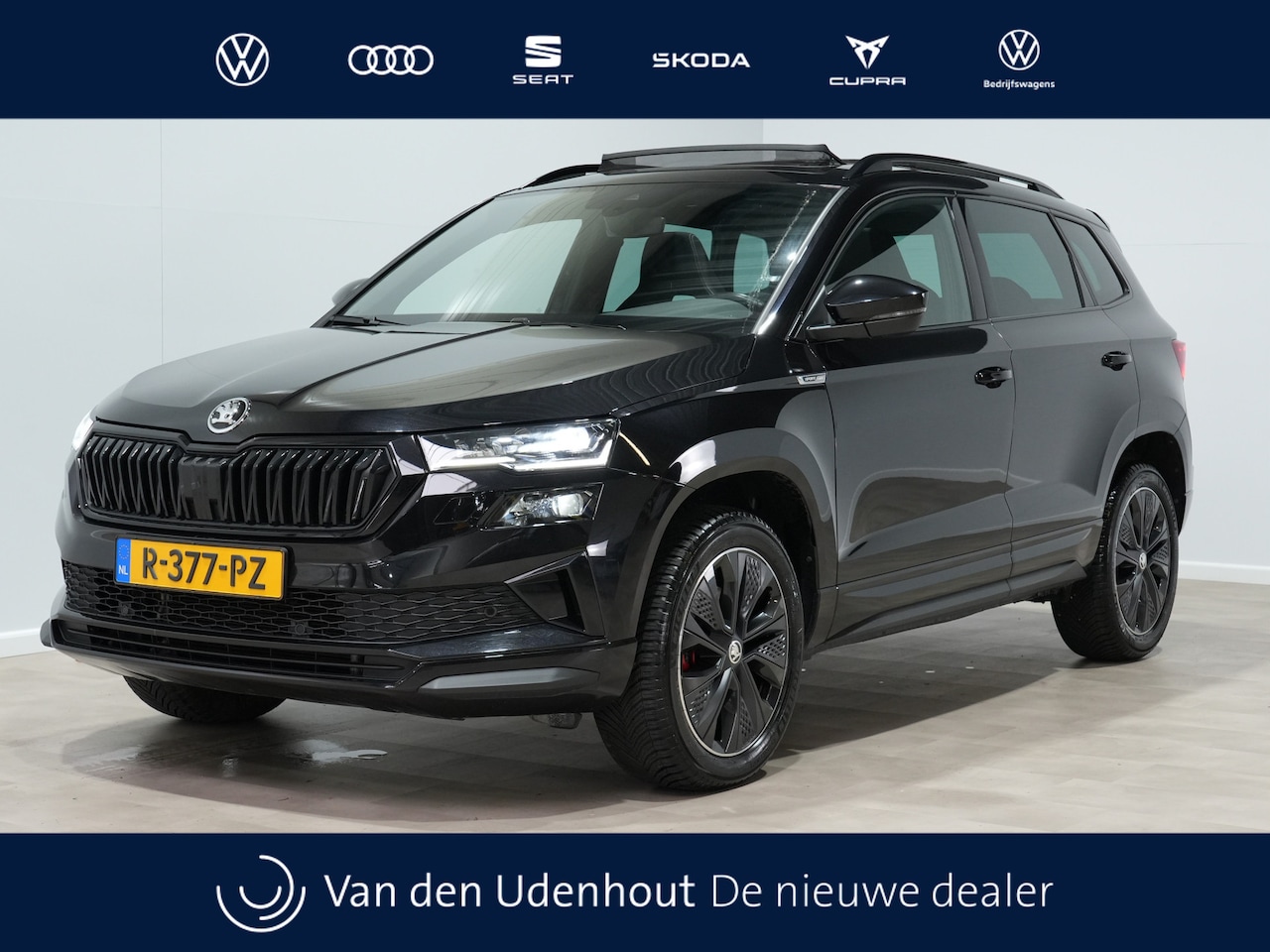 Skoda Karoq - 1.5 TSI ACT Sportline Business Panoramadak Trekhaak Privacy Glass - AutoWereld.nl