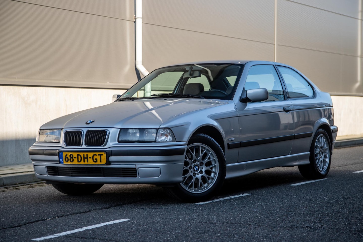 BMW 3-serie Compact - 316i Executive | 137.000KM | Orig. NL | Automaat | Topstaat - AutoWereld.nl