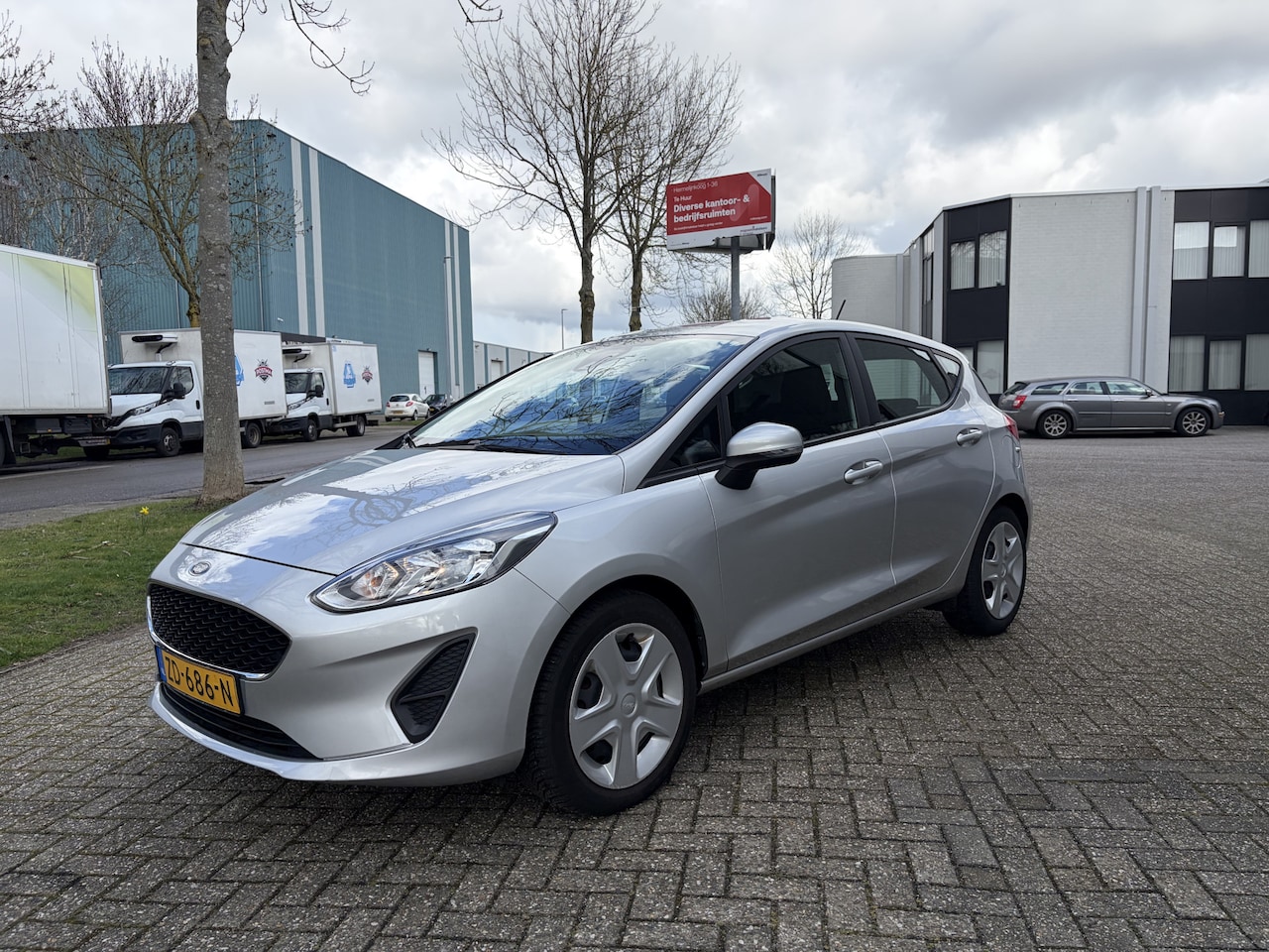 Ford Fiesta - 1.1i Trend 5-Deurs 70 PK. Zuinige en zeer mooie auto !!! - AutoWereld.nl