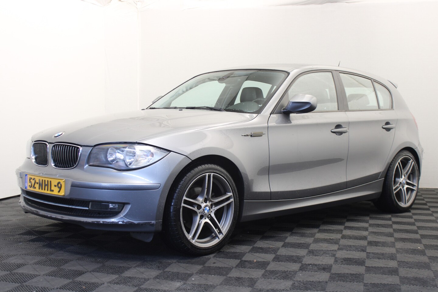 BMW 1-serie - 118i Business Line |Leder|Navi| - AutoWereld.nl