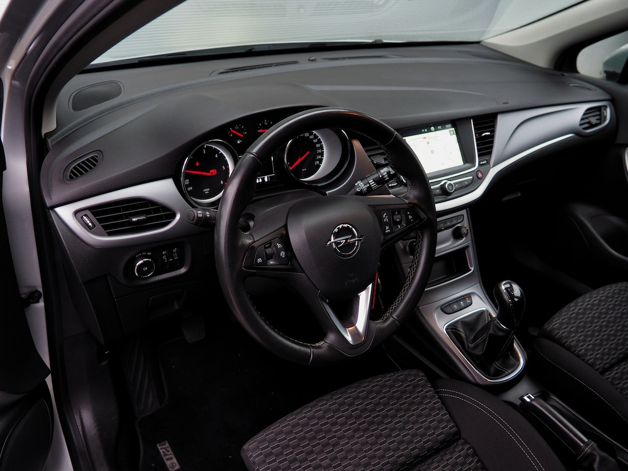 Opel Astra - 1.6 CDTI 110pk 120 Jaar Edition AIRCO CRUISE NAVI
