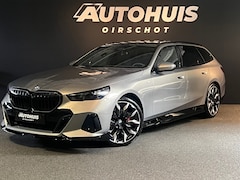 BMW 5-serie Touring - 520i High Executive Edition M Stuurverwarming/Bower&Wilkins/21"/Glazendak/Trekhaak/ 360Cam