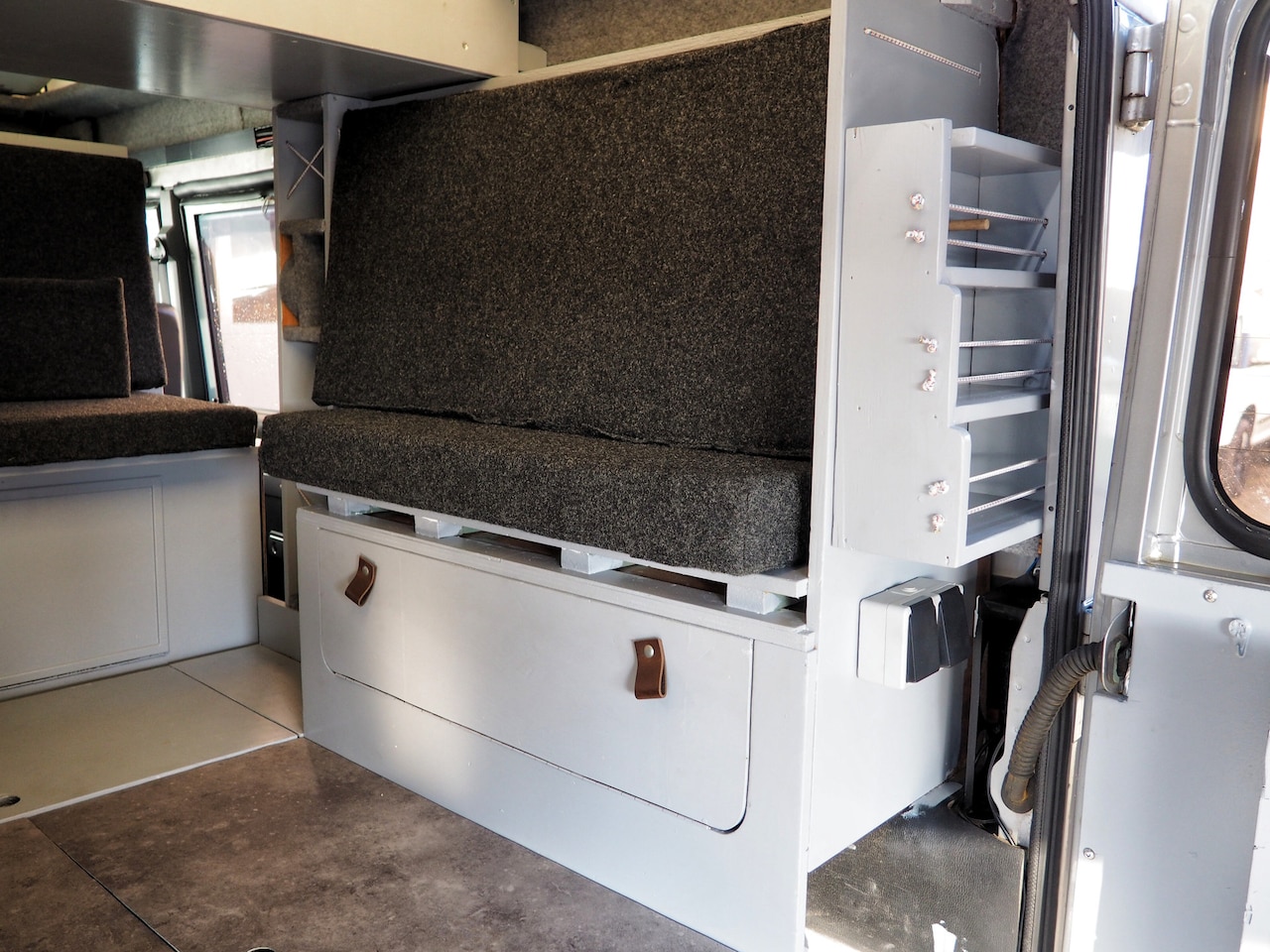 Iveco Massif - 3.0 HPI 4X4 CAMPER Landrover Defender look a like