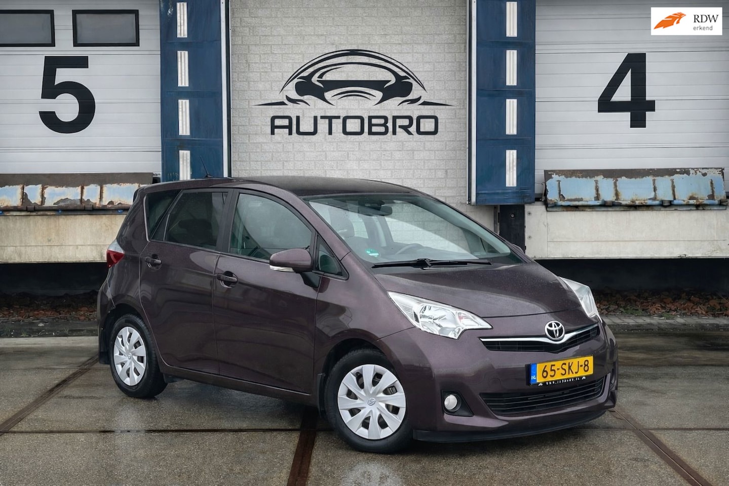 Toyota Verso S - 1.3 VVT-i Aspiration 1.3 VVT-i Aspiration (1de Eigenaar+Pano+Camera+Cruis ) - AutoWereld.nl