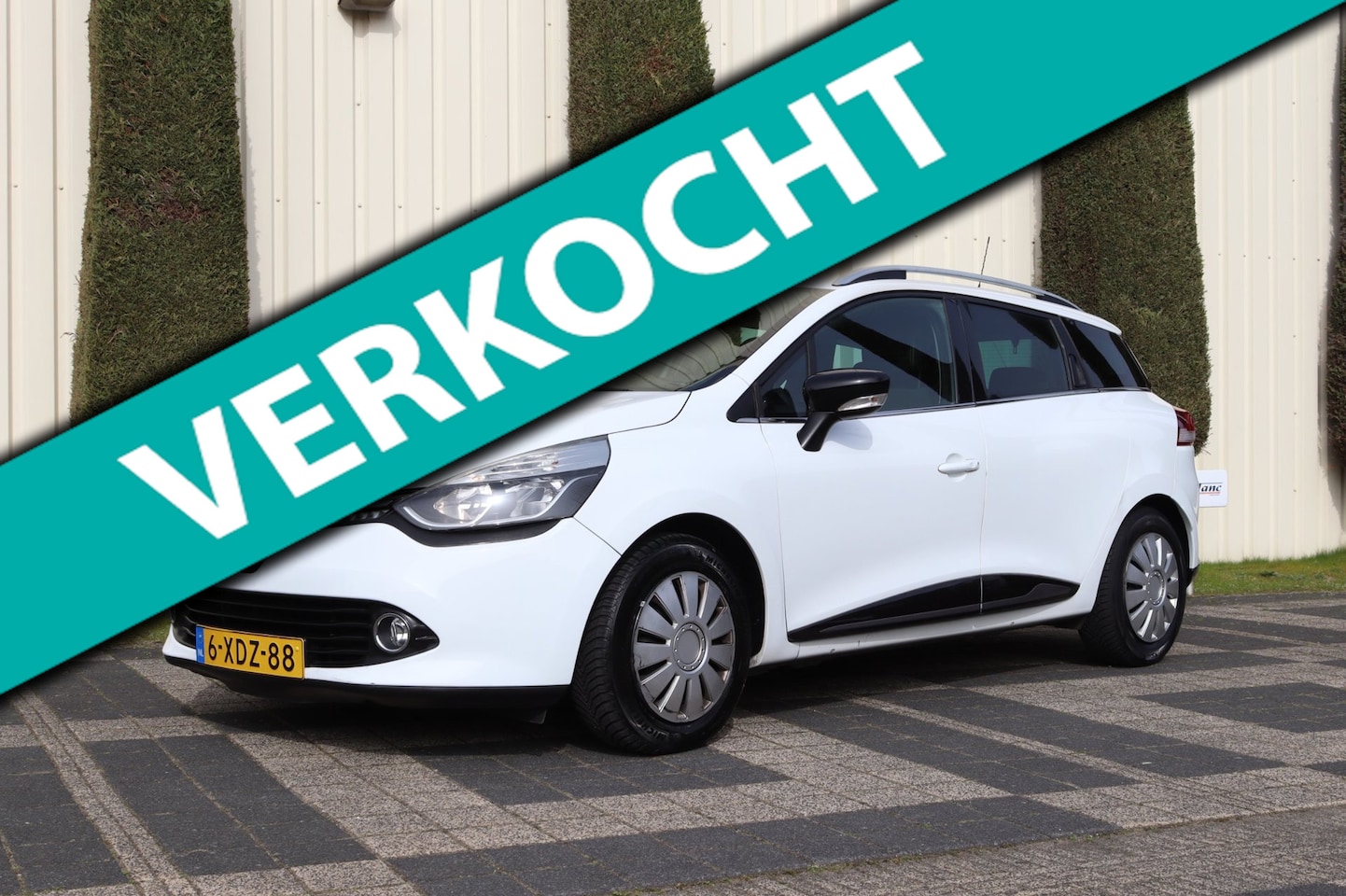 Renault Clio Estate - 0.9 TCe Night&Day Airco APK 24-02-2027 - AutoWereld.nl