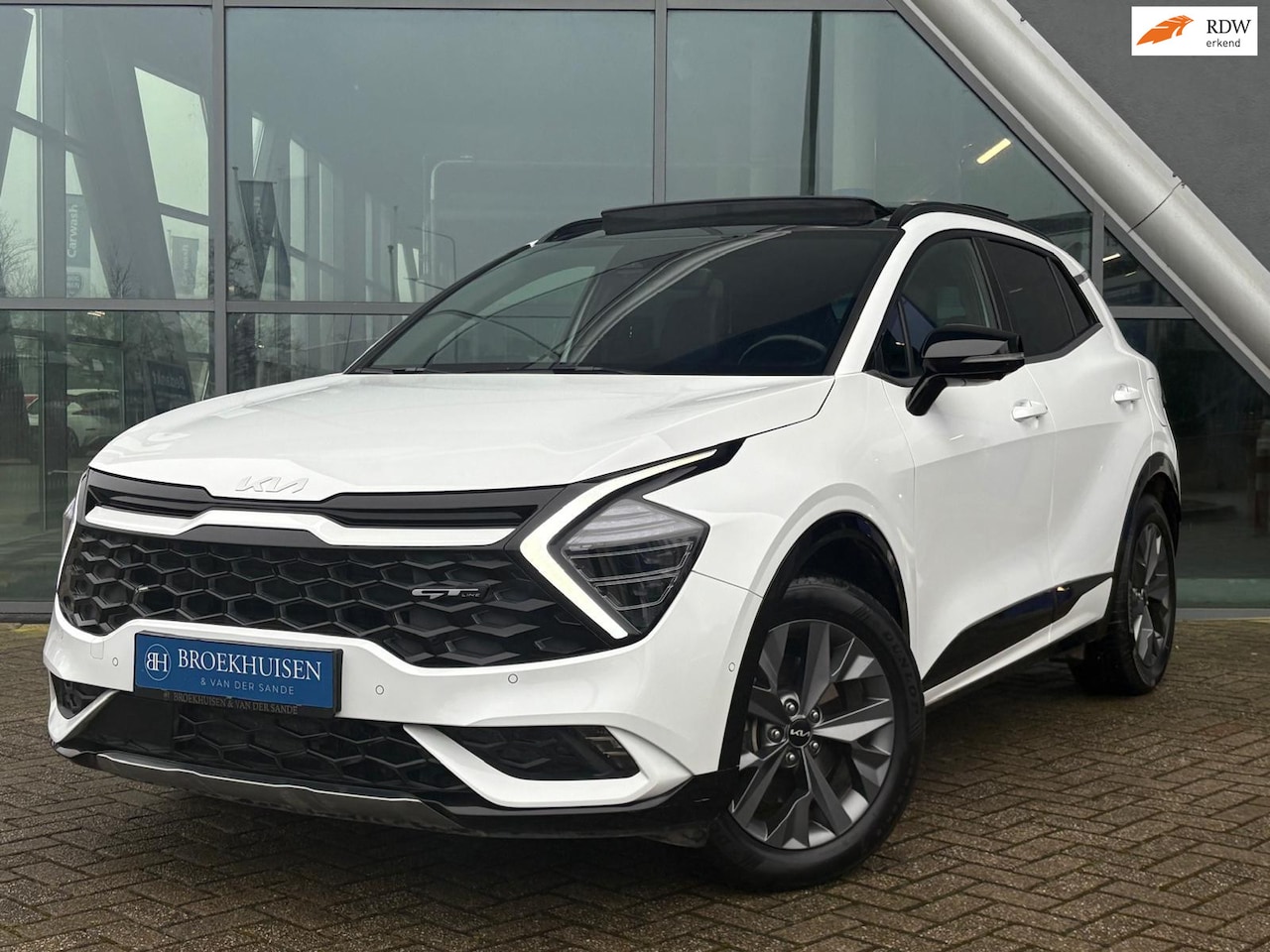 Kia Sportage - 1.6 T-GDi Hybrid GT-PlusLine 230pk Panoramadak / Stoelventilatie / 360 Camera - AutoWereld.nl