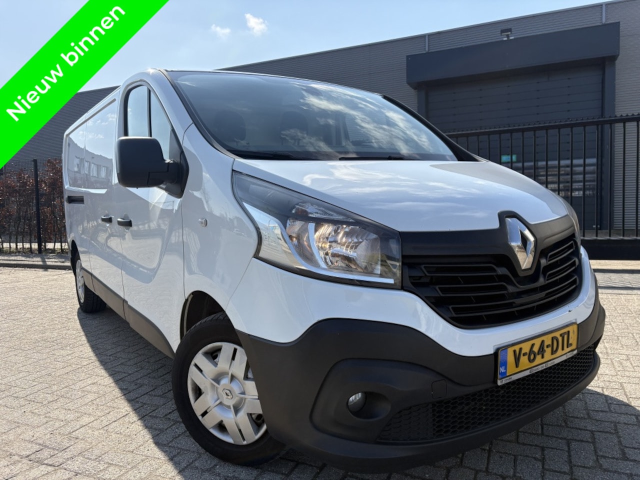 Renault Trafic - 1.6 dCi L2H1LuxEn|Navi/Airco/3Zits/Lage km/Parksen - AutoWereld.nl