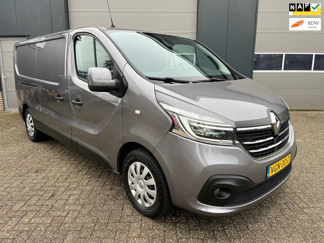 Renault Trafic - 2.0 dCi 120 T29 L2H1 Work Edition-LED-Navi-Cruise-Z.G.A.N-NAP! - AutoWereld.nl