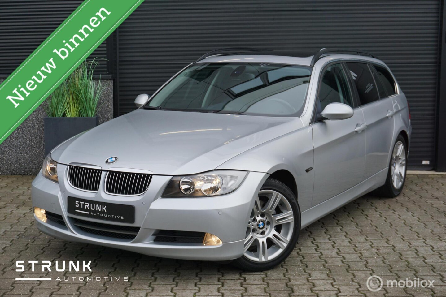 BMW 3-serie Touring - 325i High Executive Clima Leer Panoramadak - AutoWereld.nl