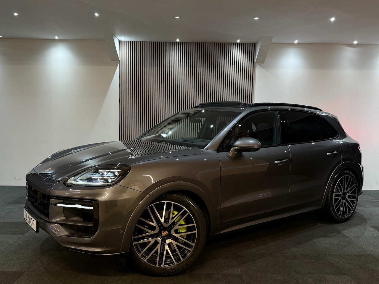 Porsche Cayenne - 3.0 E-Hybrid Black Edition Porsche Cayenne 3.0 V6 470pk E-hybrid 2024 Sport-Design VOLL - AutoWereld.nl