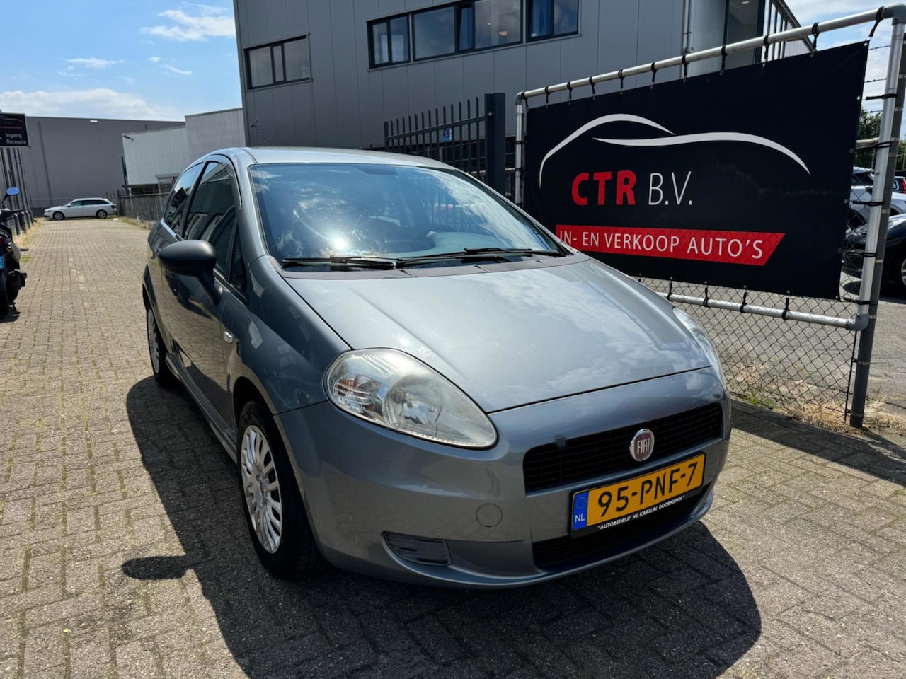 Fiat Grande Punto - 1.3 M-Jet (bj 2011) AIRCO INRUILKOOPJE EXPORT/HANDEL - AutoWereld.nl