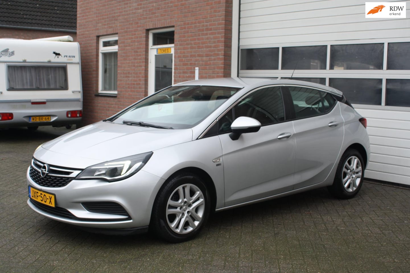 Opel Astra - 1.6 CDTI 120 Jaar Edition Garantie Airco 5 Deurs Nette Auto Navigatie Apple Carplay - AutoWereld.nl