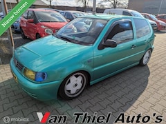 Volkswagen Polo - 1.6 sportief verlaagd st.br automaat