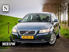 Volvo S40 - 1.8 Kinetic | Nap | Apk 4-27 | Trekhaak | Lm Velg