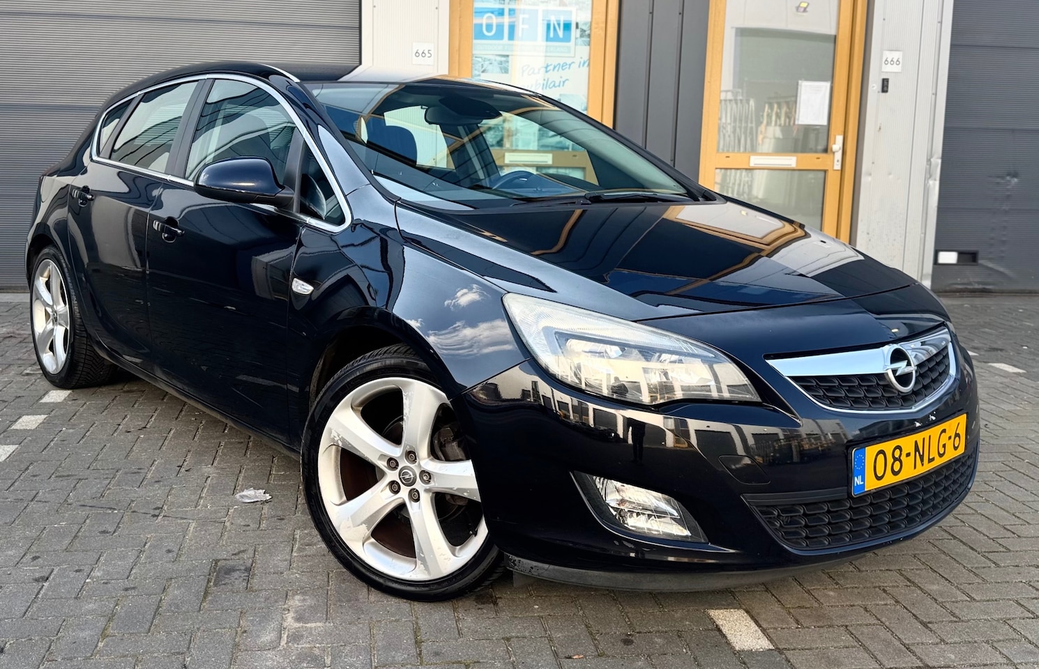Opel Astra - 1.4 Turbo Sport 1.4 Turbo Sport Nieuwe APK - AutoWereld.nl