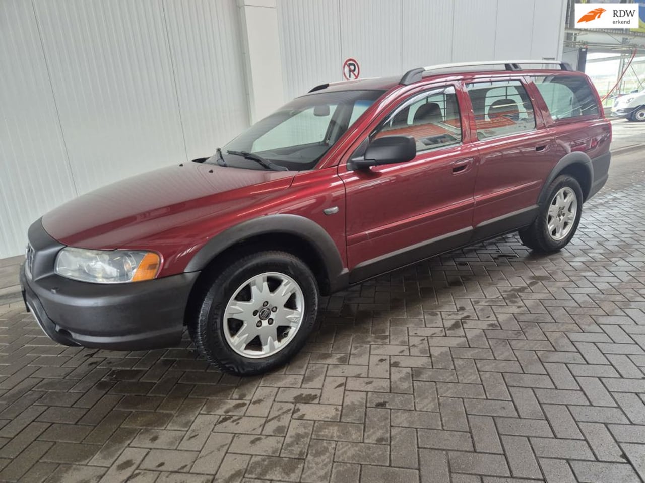 Volvo XC70 - Cross Country AWD 2.5L Automaat – NAP – Zeer nette staat - AutoWereld.nl