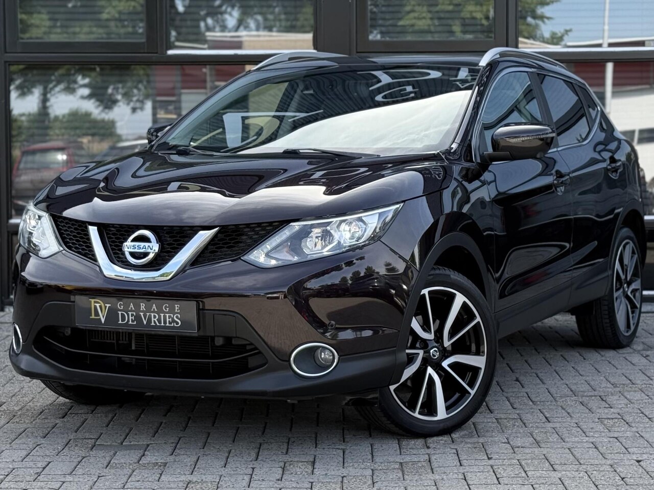 Nissan Qashqai - 1.2 Tekna + Panoramadak Trekhaak Full Option Garantie - AutoWereld.nl