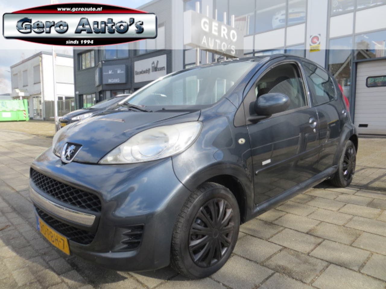Peugeot 107 - 1.0-12V Millesim 200 5 drs elec ramen cv airco - AutoWereld.nl