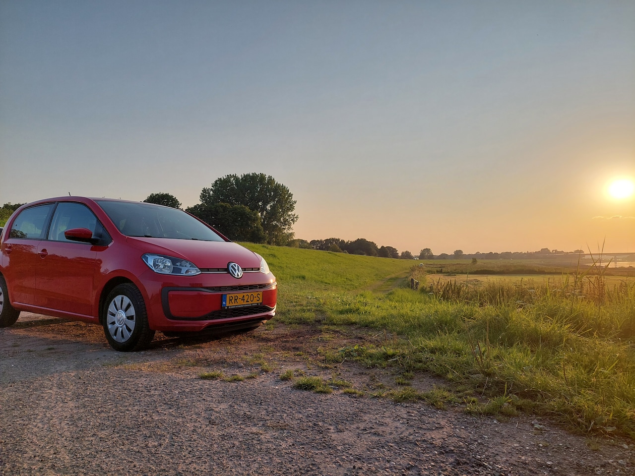 Volkswagen Up! - 1.0 BMT move up! airco, parkeersensoren achter - AutoWereld.nl