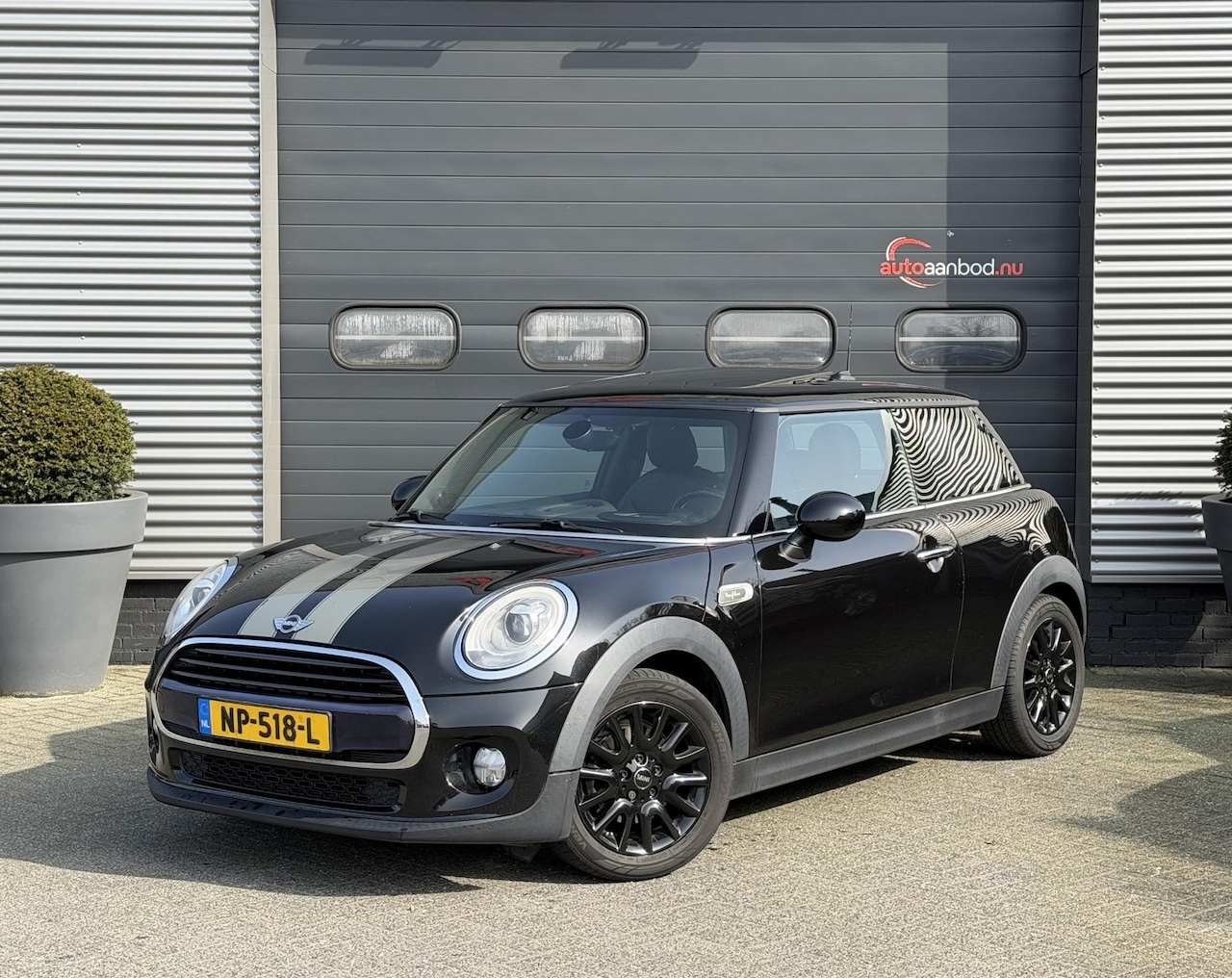 MINI Cooper - Mini 1.5 Marylebone | Panoramadak | Navigatie | Head-Up Display | Lederen Bekleding | Clim - AutoWereld.nl