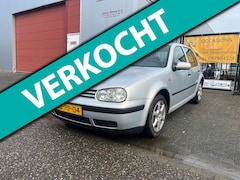 Volkswagen Golf - 1.6 Trendline AUTOMAAT, APK, dakraam, trekhaak, goed onderhouden