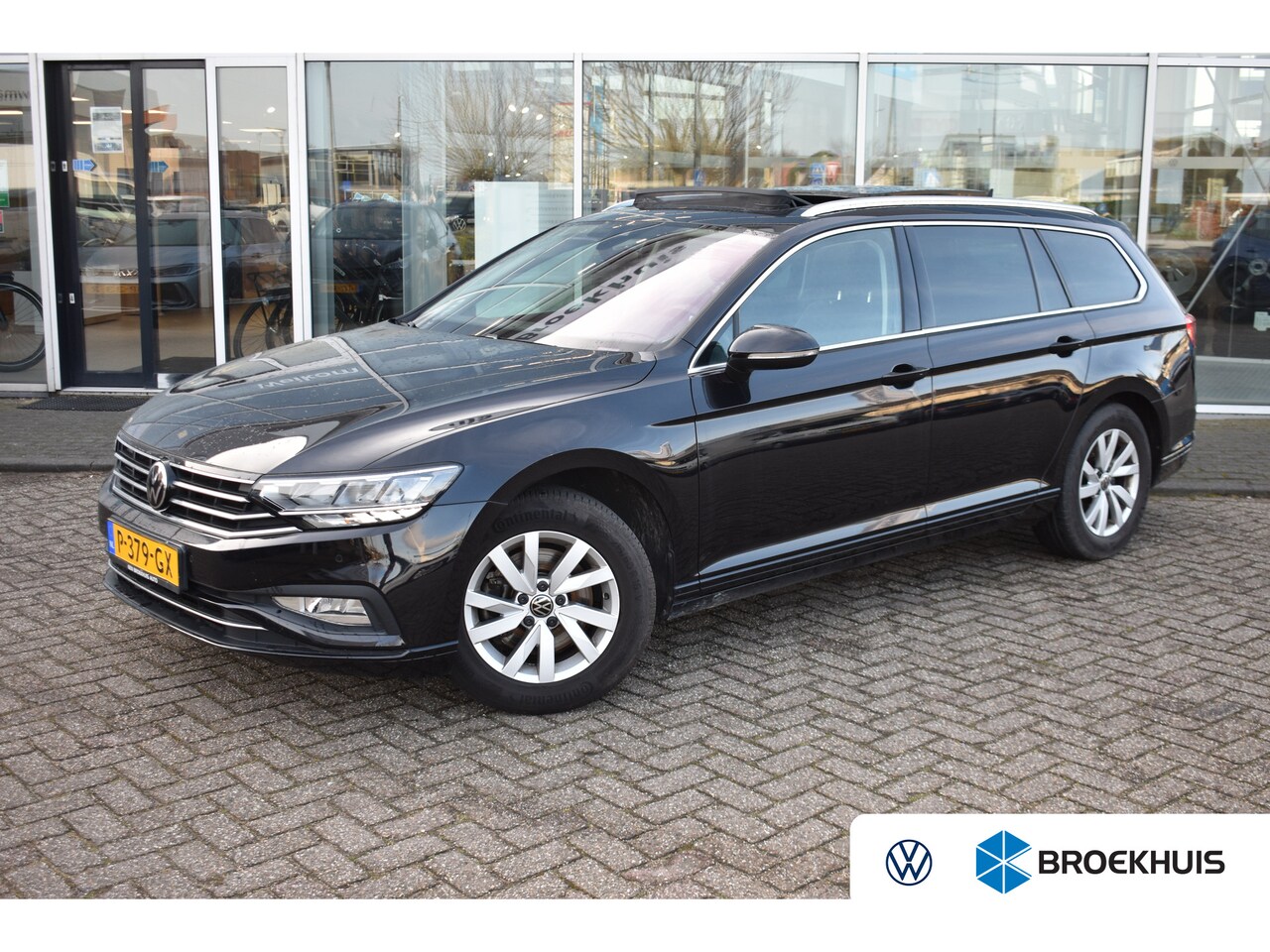 Volkswagen Passat Variant - 1.5 TSI 150PK DSG-7 Business | TREKHAAK | PANORAMADAK | NAVIGATIE | ELEKTR. A. KLEP | CAME - AutoWereld.nl