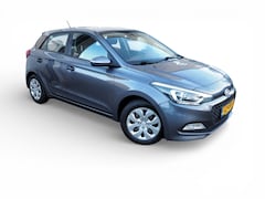 Hyundai i20 - 1.2 HP i-Motion AIRCO CRUISE PARKEER S. NW KOPPELING