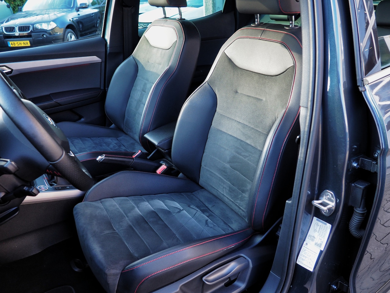 SEAT Arona - FR 1.0 TGI Business Intense LUXE! NAVI STOELVERW. CAMERA.