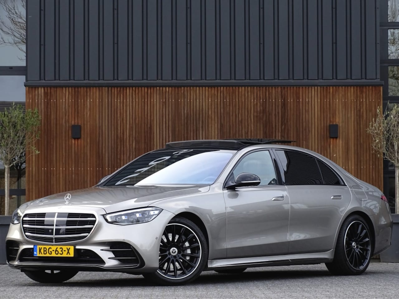 Mercedes-Benz S-klasse - 580 e 4M 510PK Lang AMG Designo / Burmester / carbon / VIP - AutoWereld.nl