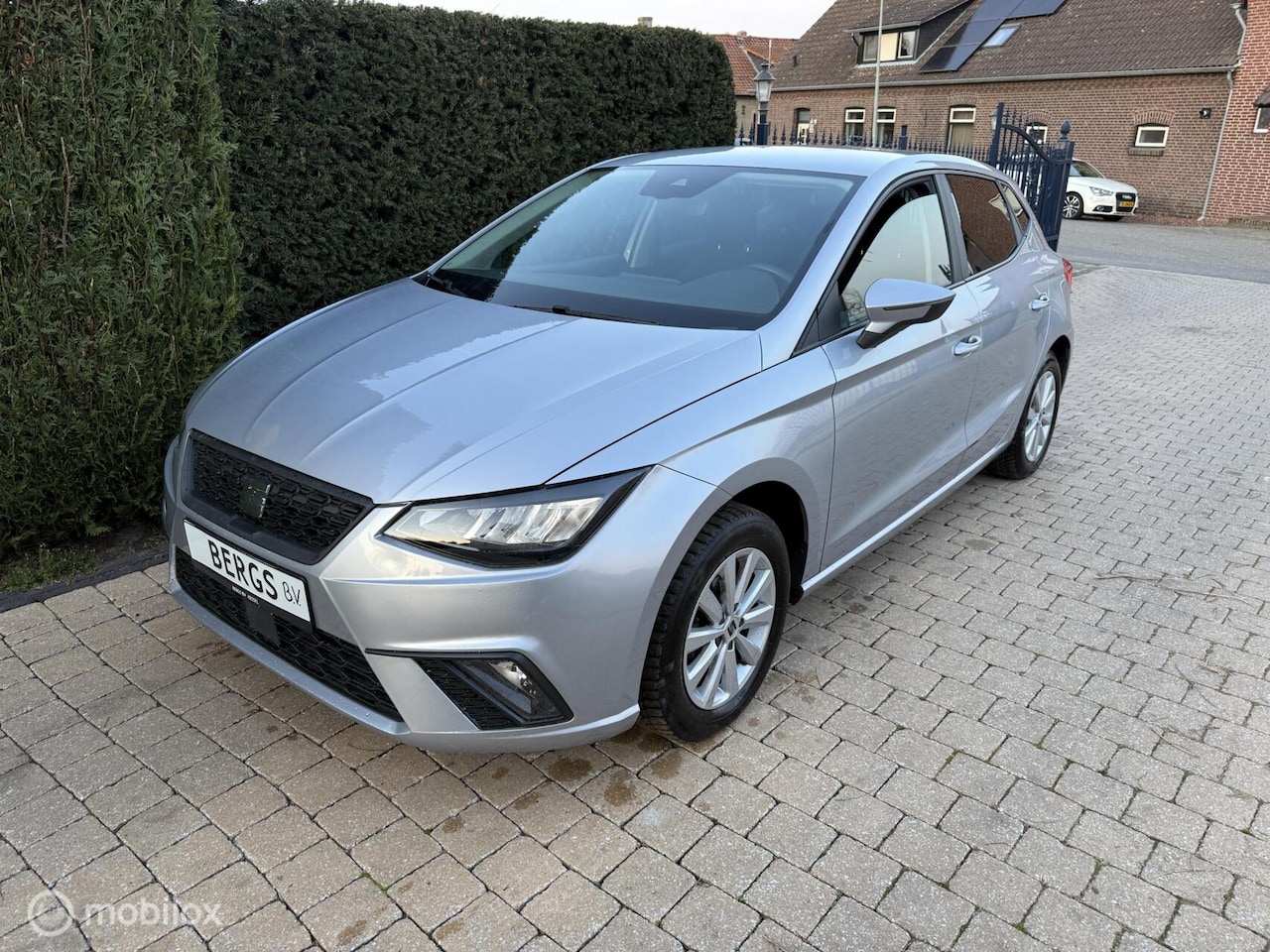 SEAT Ibiza - 1.0 EcoTSI Style ZEER NETTE AUTO MET NIEUWE APK - AutoWereld.nl