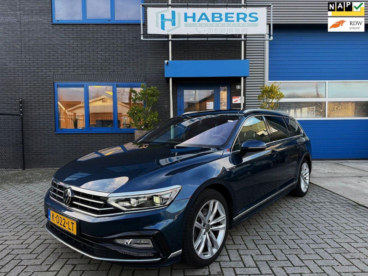 Volkswagen Passat Variant - 1.5 TSI R-Line Business + 150PK|LaneA|Virtual|AUT|Trekhaak|Apdaptive|Pano|Carplay|Sportsto - AutoWereld.nl