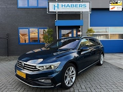 Volkswagen Passat Variant - 1.5 TSI R-Line Business + 150PK|LaneA|Virtual|AUT|Trekhaak|Apdaptive|Pano|Carplay|Sportsto