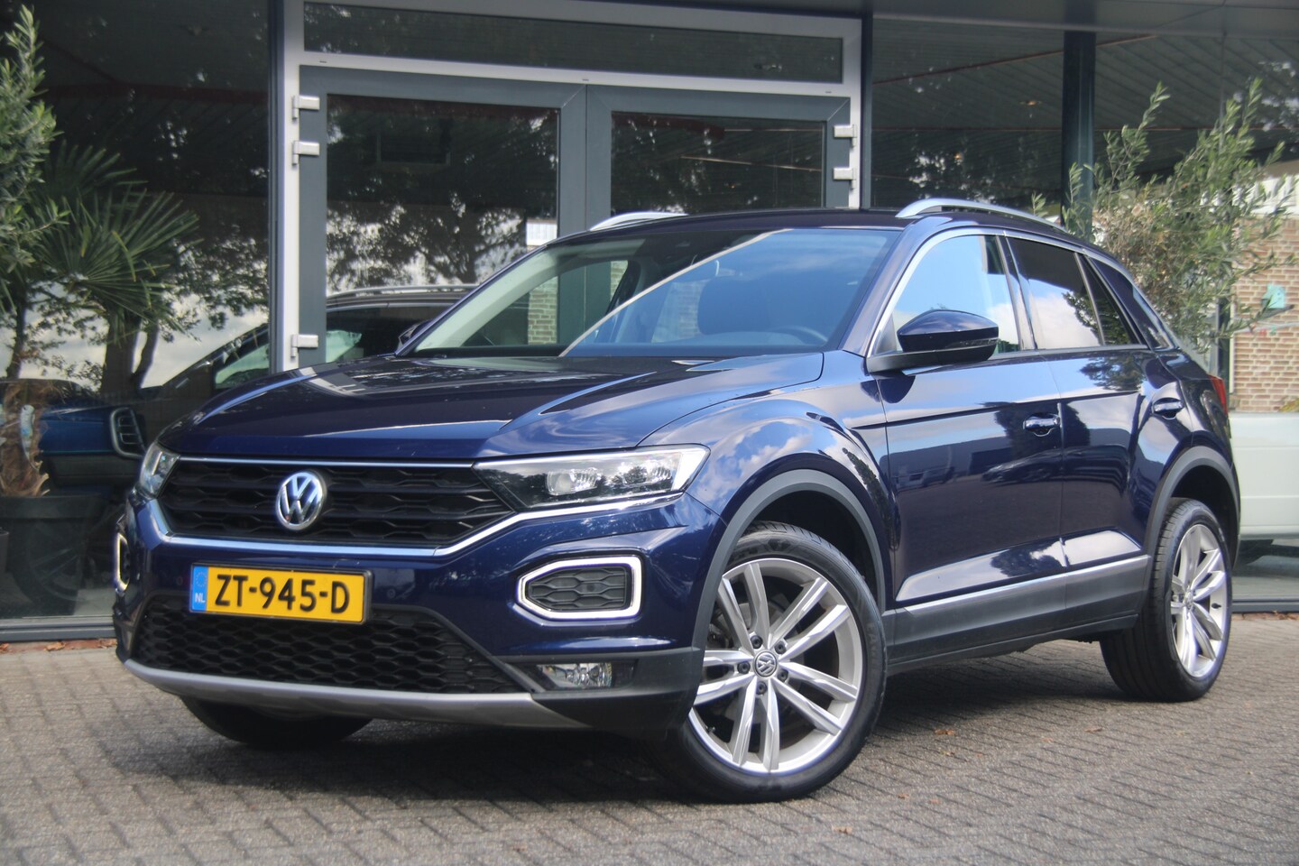 Volkswagen T-Roc - 1.5 TSI Sport | DSG | Camera | ACC | Virtual | - AutoWereld.nl