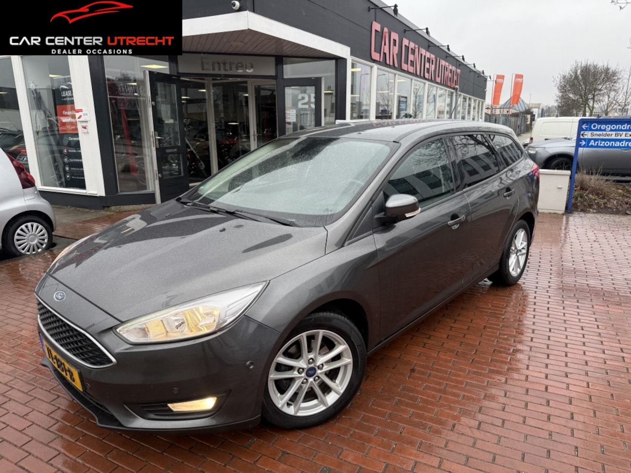 Ford Focus Wagon - 1.0 ST-Line navi camara airco 6vers - AutoWereld.nl