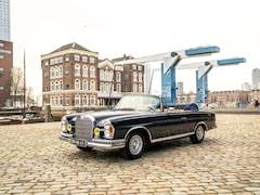 Mercedes-Benz 220 - SE