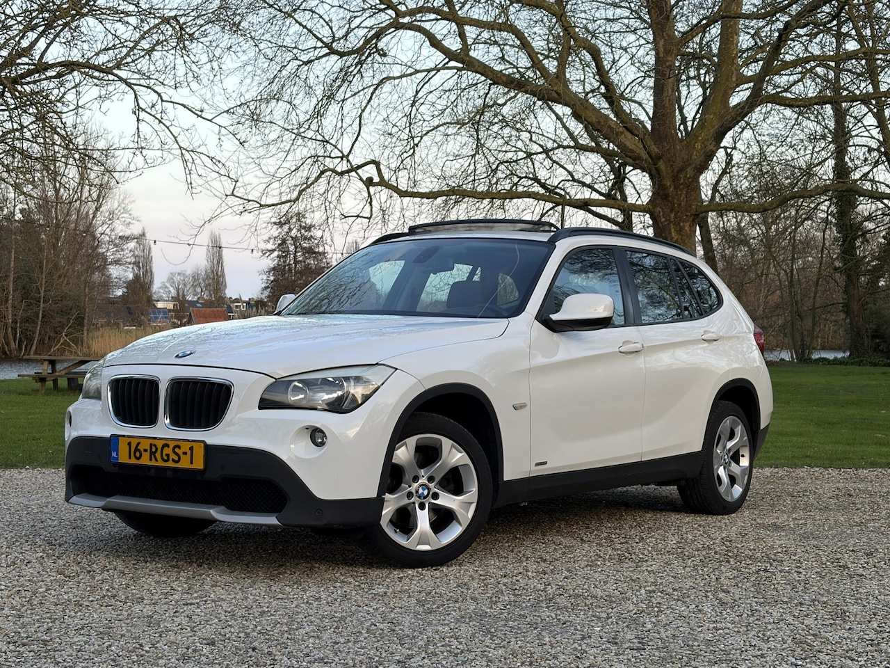 BMW X1 - 1.8i Automaat,Cruise,Pano,PDC,Navi,Trekhaak. - AutoWereld.nl