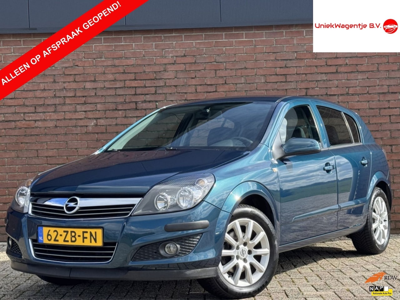 Opel Astra - 1.8 TEMPTATION | NL-AUTO! | AIRCO! | TREKHAAK! - AutoWereld.nl