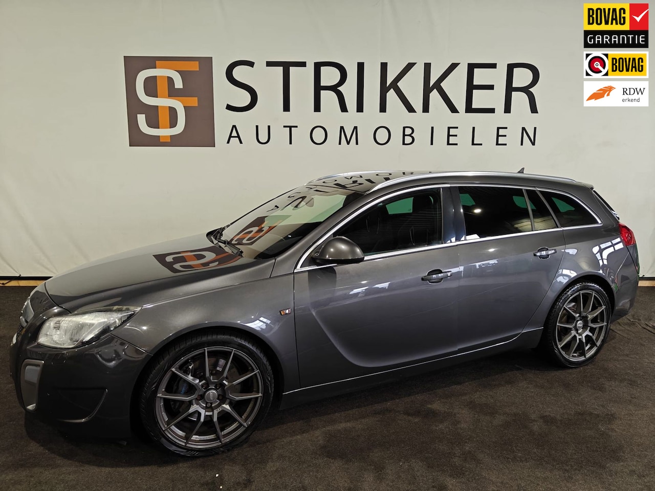 Opel Insignia Sports Tourer - 2.8 T OPC 4x4 2.8 T OPC 4x4 - AutoWereld.nl