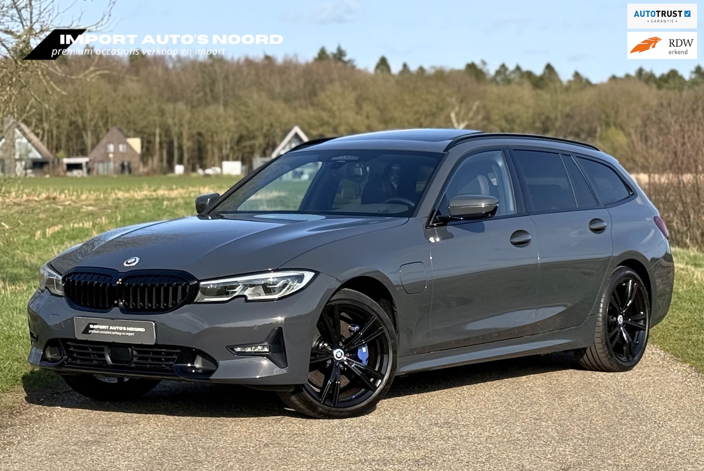 BMW 3-serie - 330e xDrive Pano Trekhaak Memory Leer BMW Driving Assistant 360 camera - AutoWereld.nl