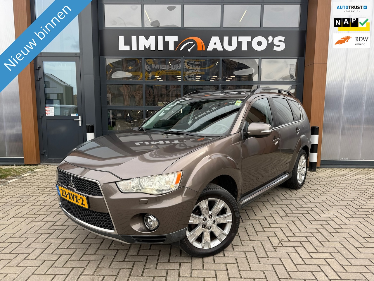 Mitsubishi Outlander - 2.0 Edition Two Aut/Carplay/Schuifdak/Leder/Cruise/Keyless/Camera/Pdc/Trekhaak/Nap/Apk - AutoWereld.nl