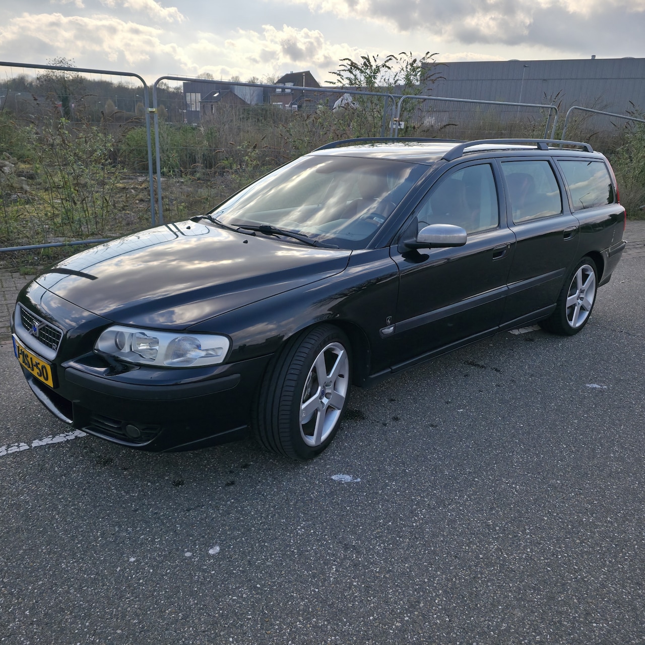Volvo V70 - 2.5 R Geartronic Volvo V70 2.5R Geartronic LPG Atacama APK 11-2026 - AutoWereld.nl