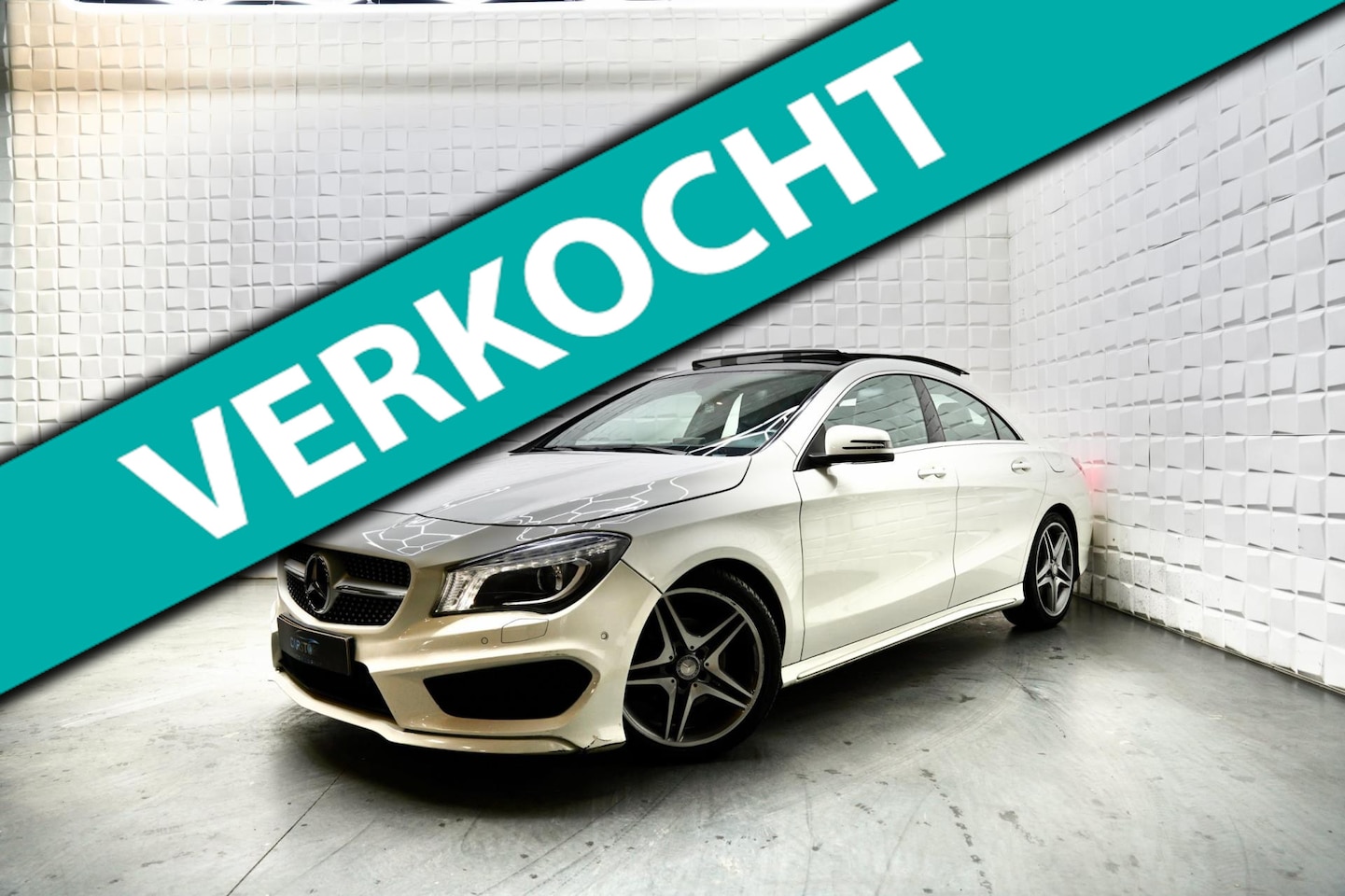 Mercedes-Benz CLA-Klasse - 200 AMG PANO LEER NAVI PDC NAP - AutoWereld.nl