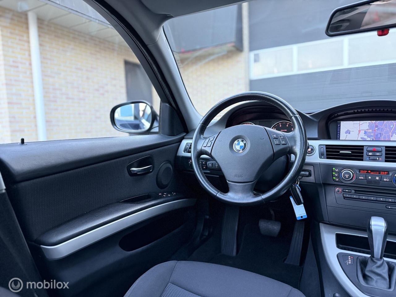 BMW 3-serie Touring - 318i High Executive||Auto|Pano|Navi|LM18 - AutoWereld.nl
