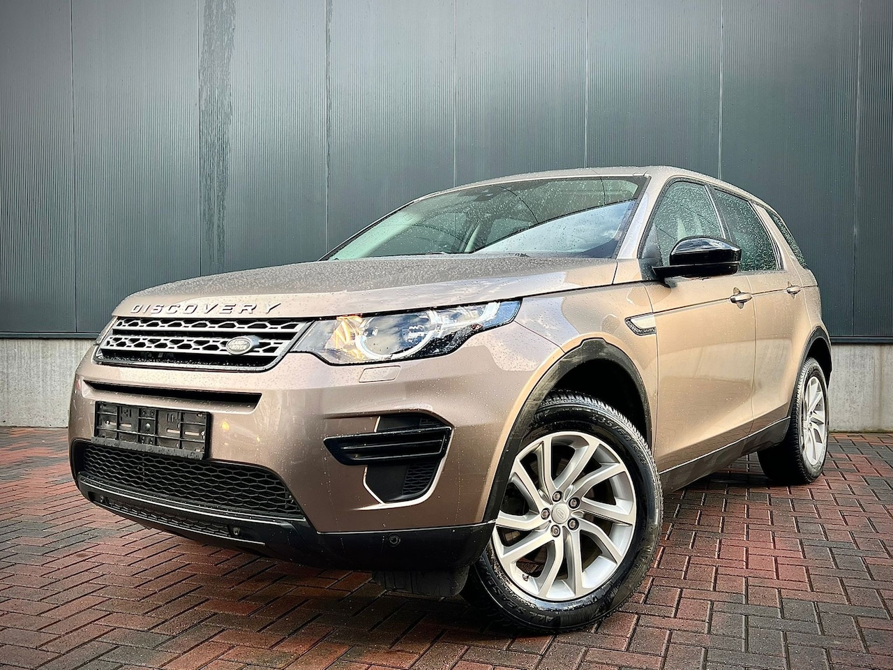 Land Rover Discovery Sport - 2.0 TD4 SE * Navi * Aut * Led * Camera * Goed Onderhouden * - AutoWereld.nl