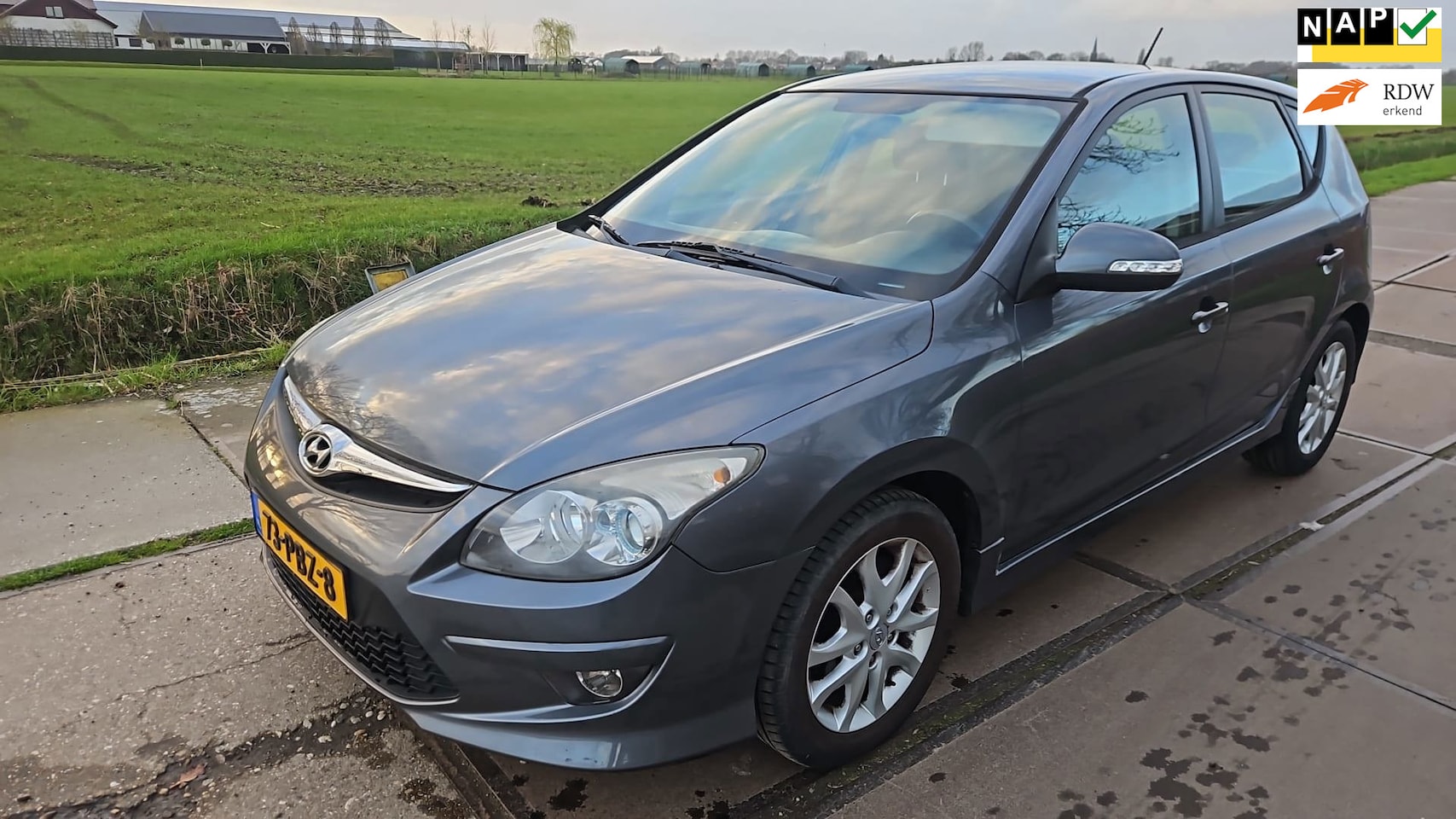 Hyundai i30 - 1.6i i-Motion/ automaat/ airco/ bj 2011 - AutoWereld.nl