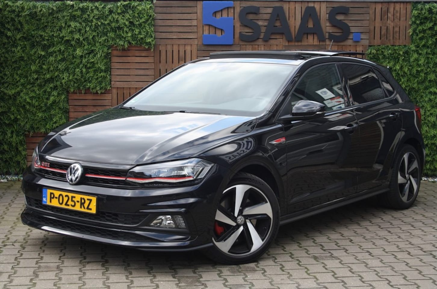 Volkswagen Polo - 2.0 TSI GTI / Virtual / DSG / Panoramadak / Dealer ondh. - AutoWereld.nl