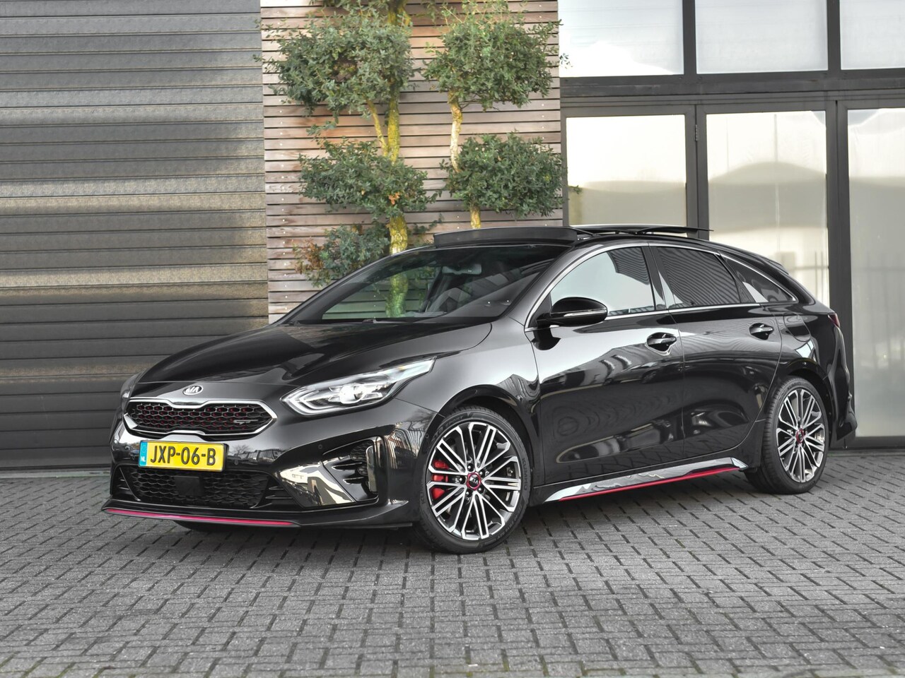 Kia Pro cee'd - 1.6 T-GDI GT Panoramadak Alcantara adaptive cruise Stoelverwarming - AutoWereld.nl