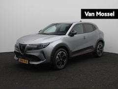 Alfa Romeo Junior - Elettrica Speciale 54 kWh | Navi | Cruise Control | Camera | LED | Elektrische Stoelen |