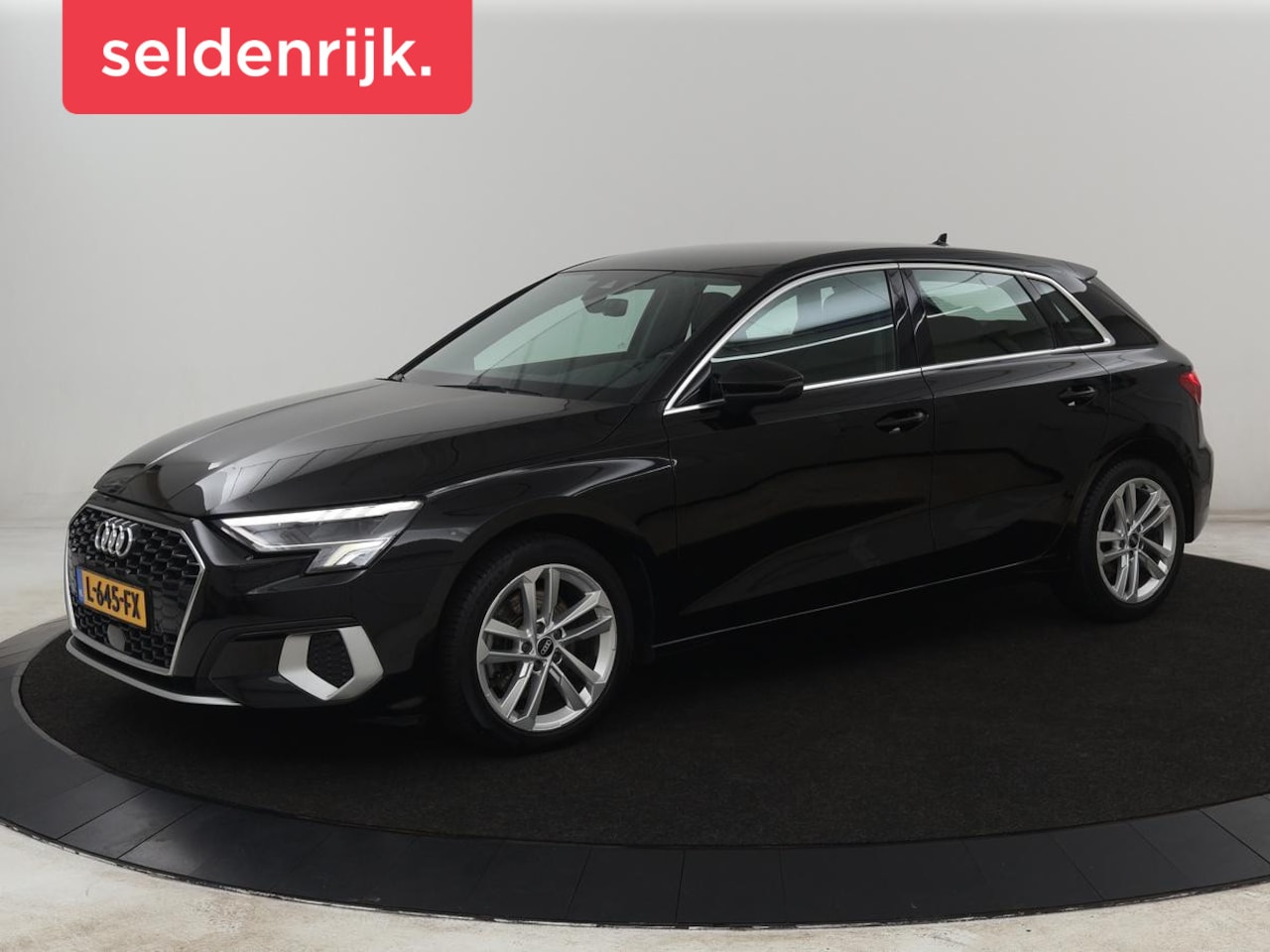 Audi A3 Sportback - 30 TFSI Business edition | Sportstoelen | Trekhaak | Carplay | 17'' | Navigatie | Virtual - AutoWereld.nl